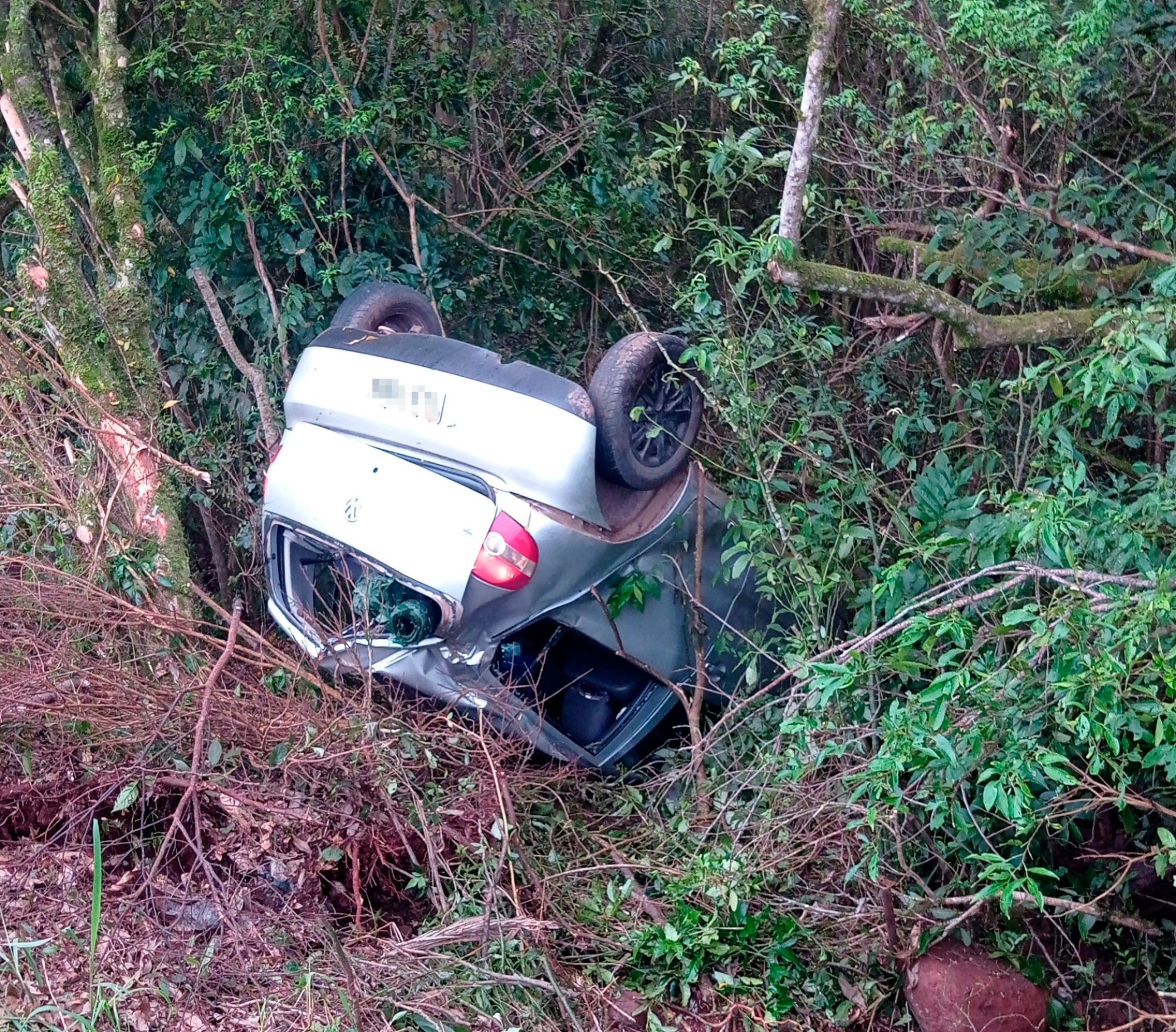 Jovem fica ferida após saída de pista na ERS-422, em Venâncio Aires.