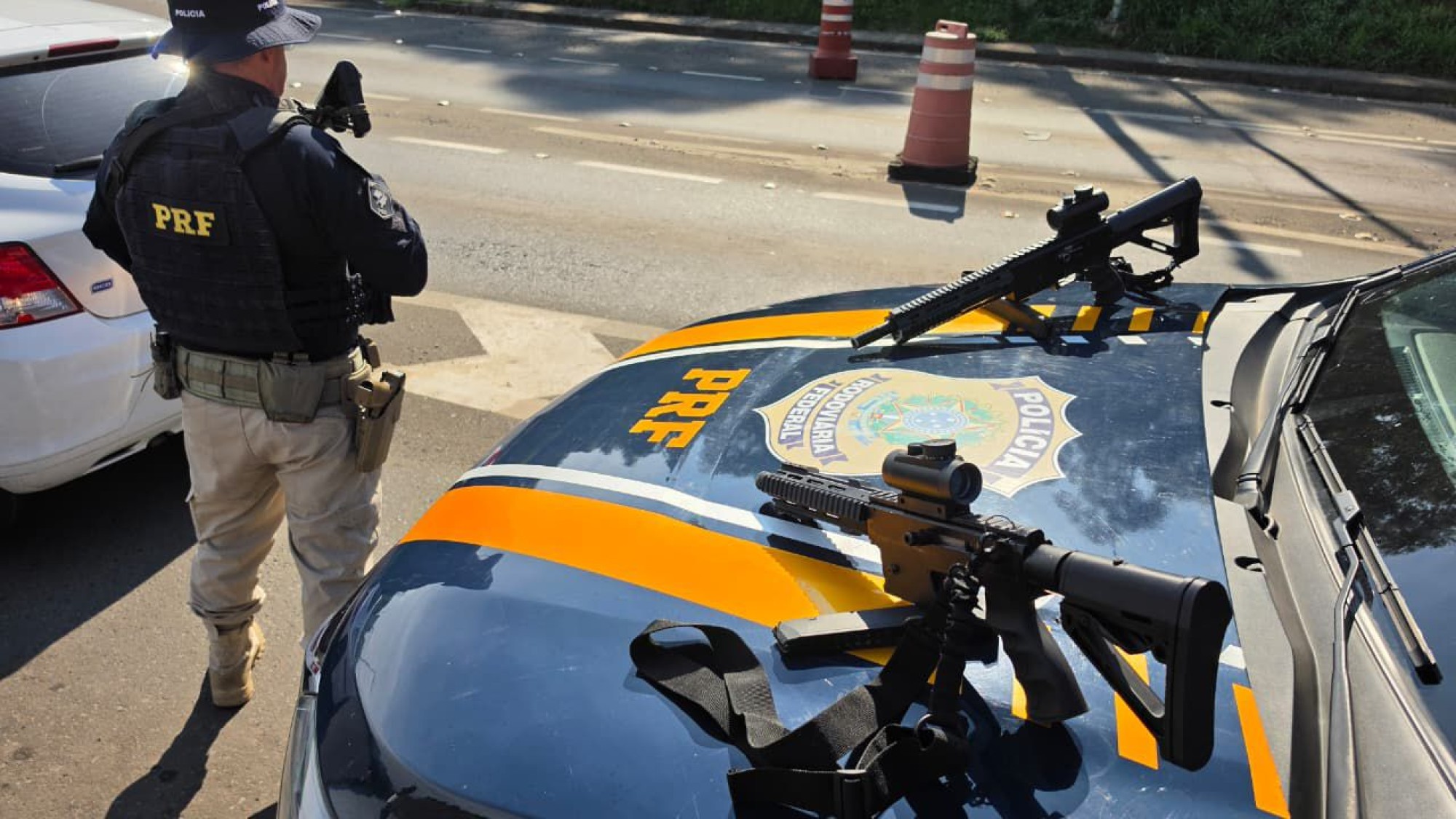 PRF prende mulher transportando duas carabinas 9 mm na BR-386