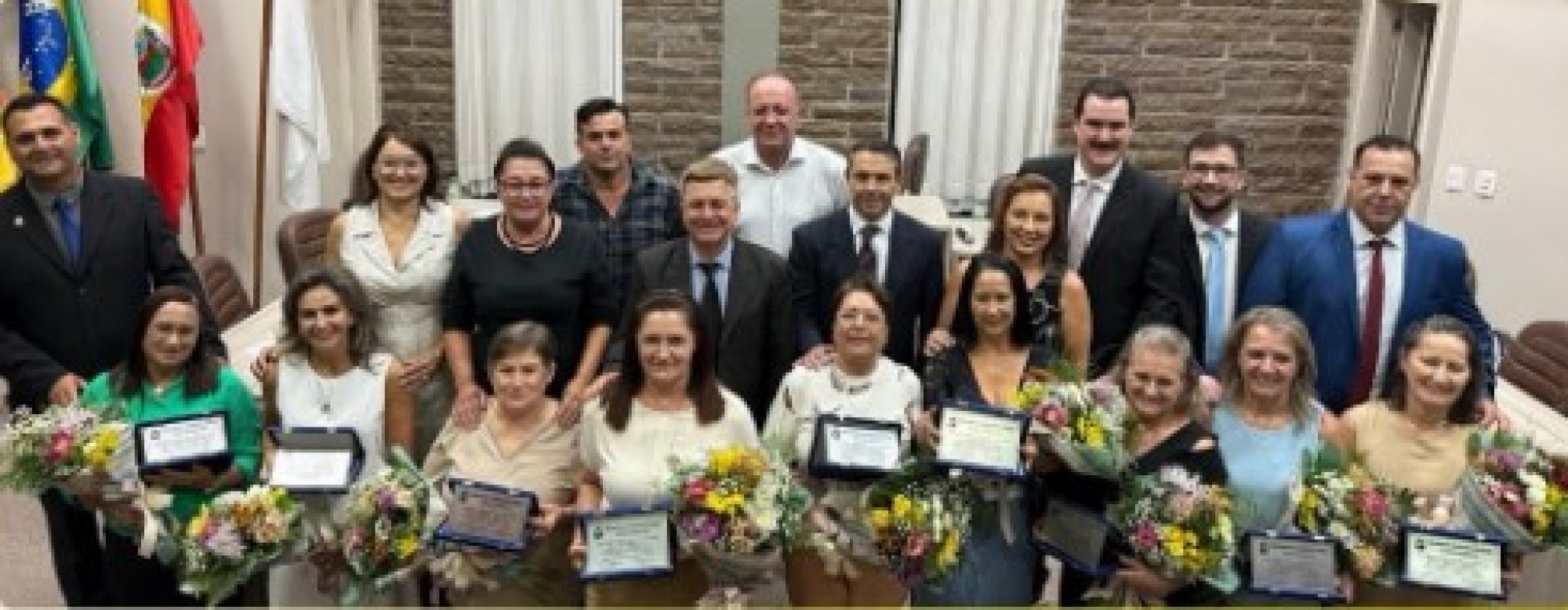 Sessão Solene homenageia mulheres e destaca protagonismo feminino na comunidade