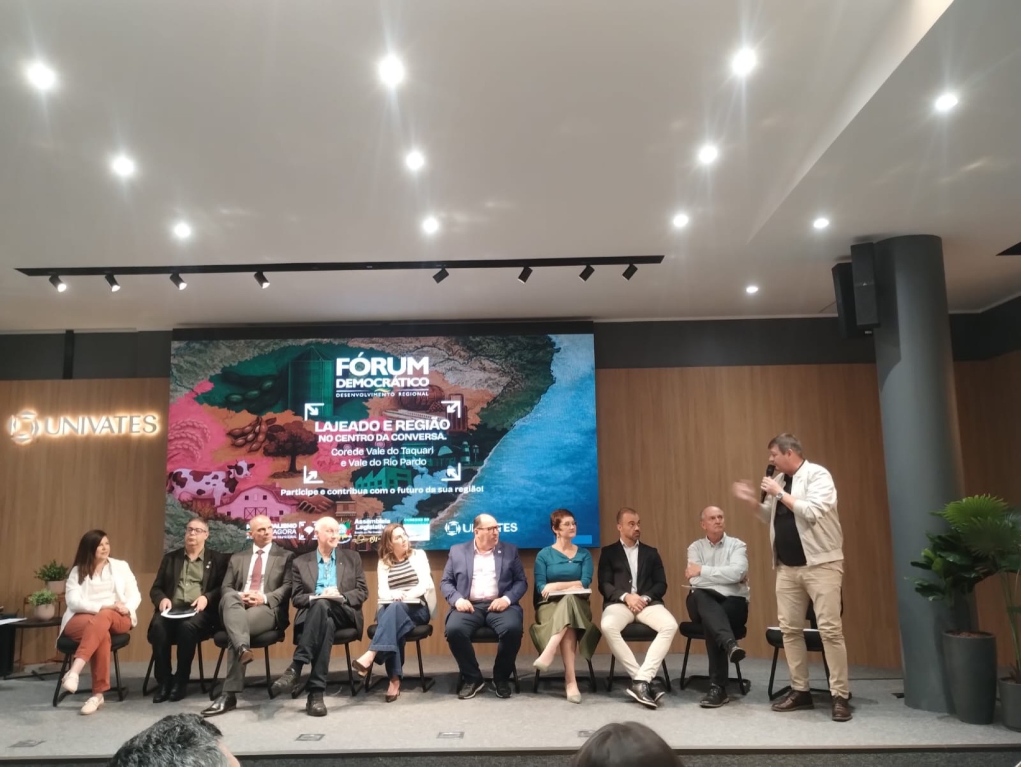 Municipalismo pauta debates na Plenária Regional do Fórum Democrático em Lajeado