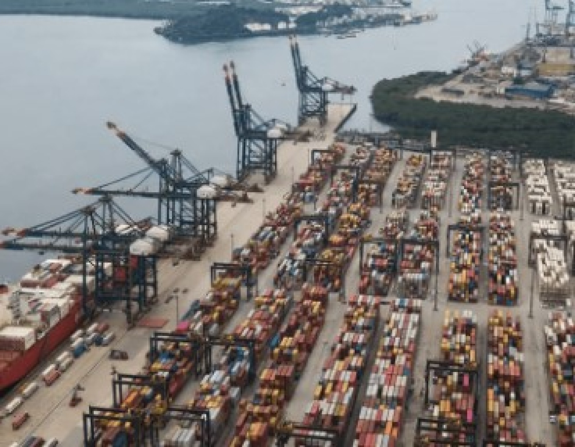 Governo eleva imposto de importação sobre cerca de mil produtos para proteger indústria nacional