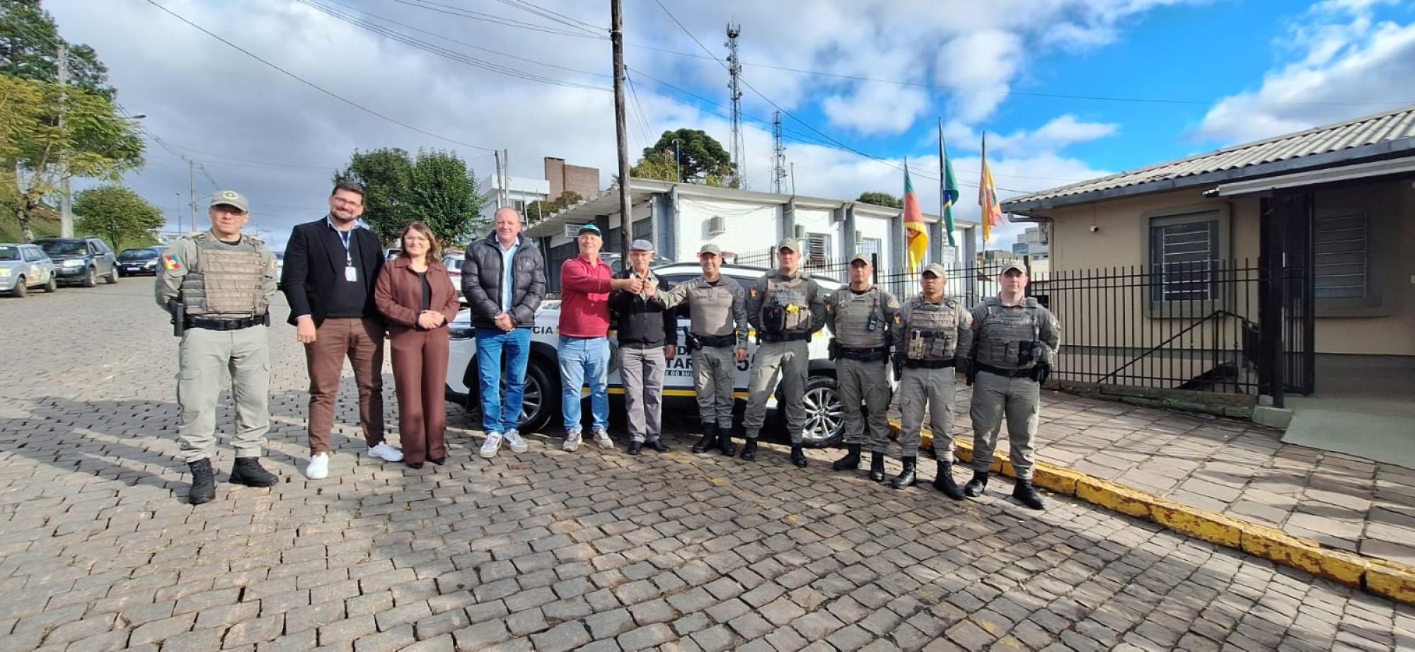 Brigada Militar de Arvorezinha recebe nova viatura por meio do PISEG