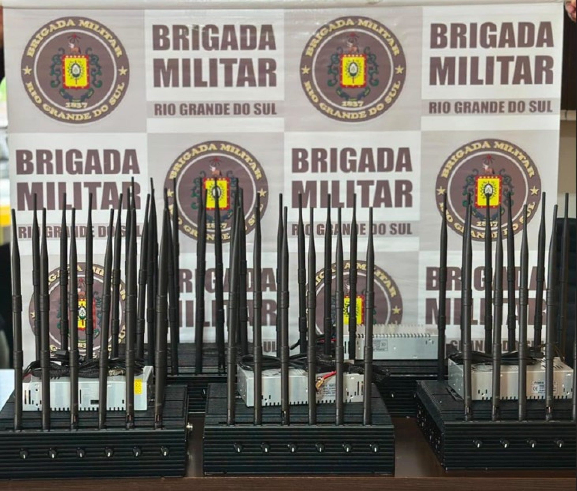 Brigada Militar apreende bloqueadores de sinal avaliados em cerca de R$ 200 mil em Nonoai que teria como destino Guaporé